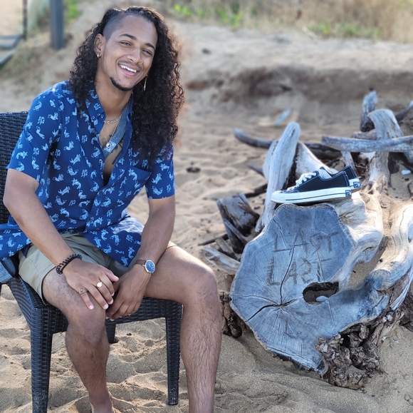 Meet your Posher, Michael 🌺🏝 - Picture 12 of 16